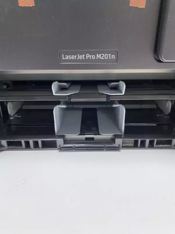 Принтер HP LaserJet M201n (ч/б, A4, 25 стр/мин, USB, сеть)